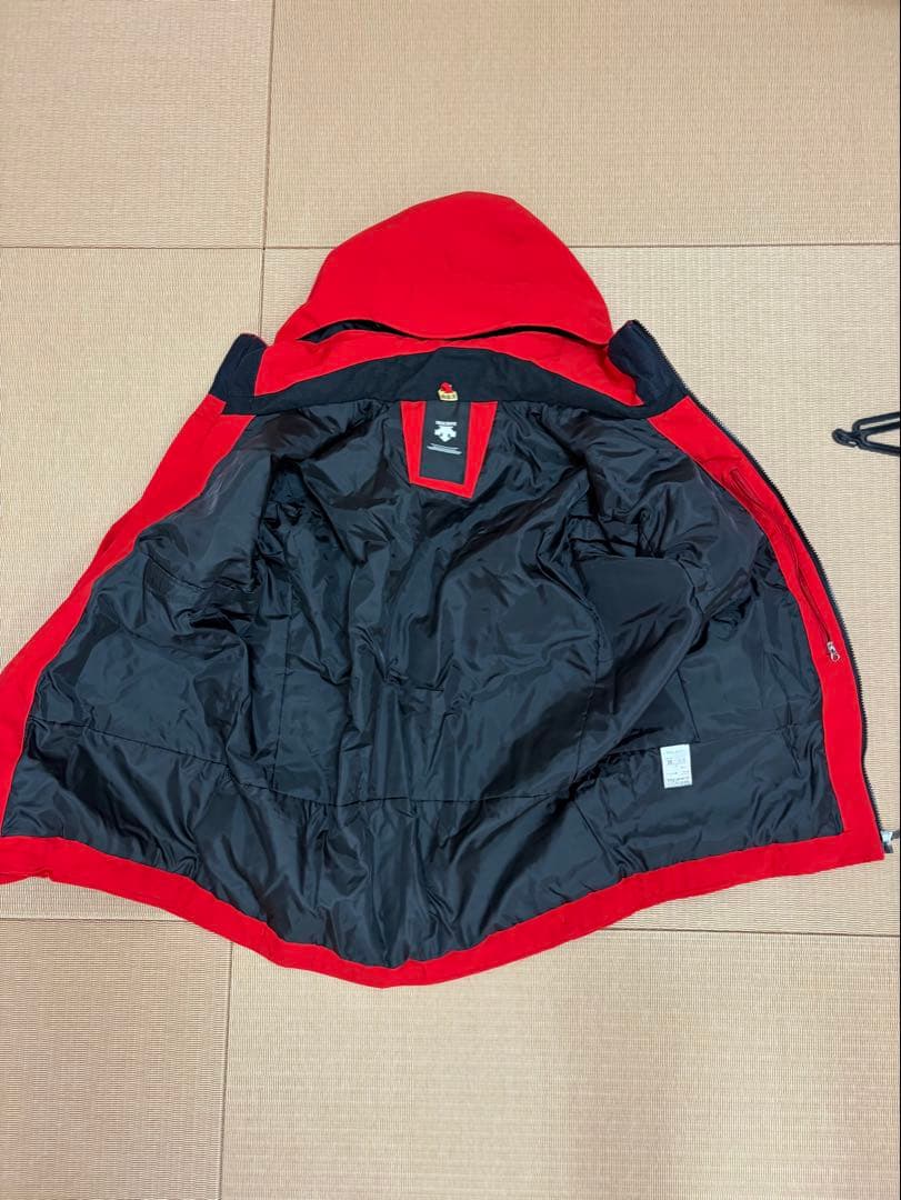 美品 DESCENTE デサント スキーウェア メンズ　近年モデル 赤×サイズＬ