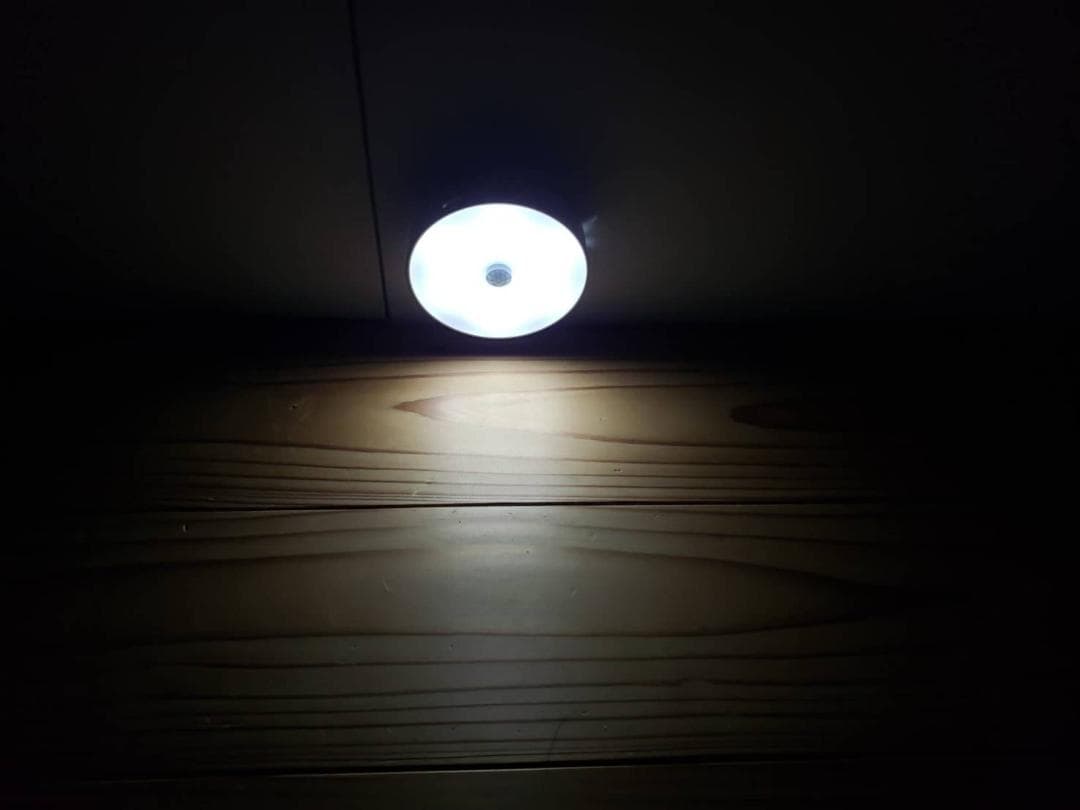 LED人感センサーライト 室内 USB充電 自動点灯