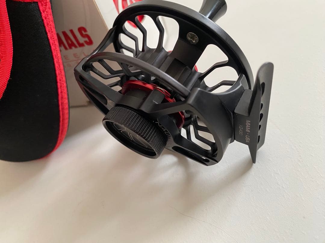 NAUTILUS XS 3/4 Black フライリール ノーティラス