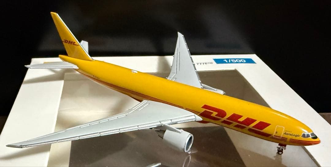DHL B777F 1/500 飛行機模型