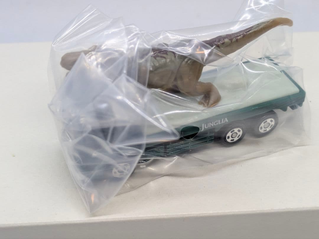 トミカ　ジャングリア　限定販売　ミニカー　恐竜　沖縄県