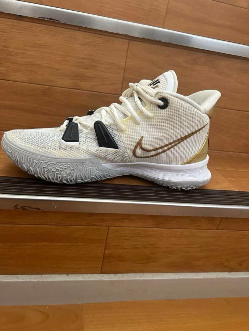NIKE カイリー7