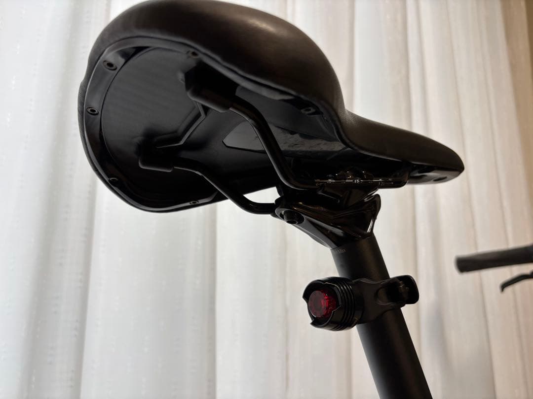 TREK FX3/2020. M 引取