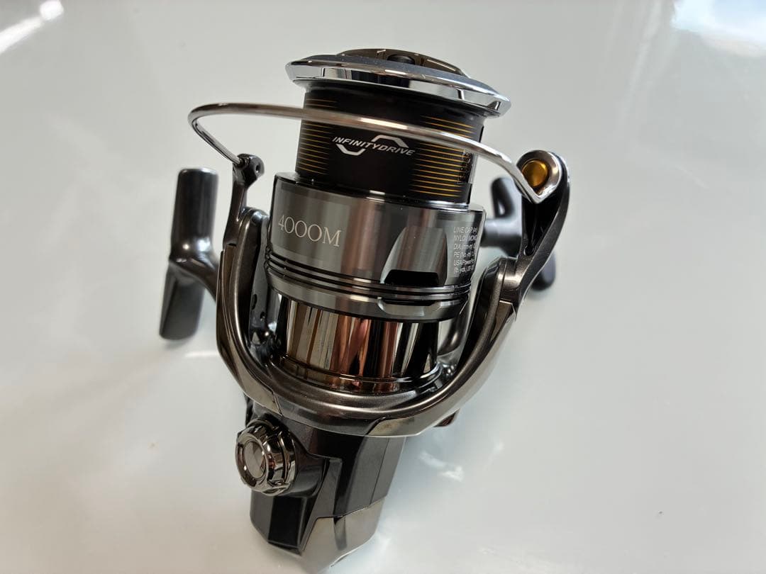 Shimano TWIN POWER 4000M スピニングリール