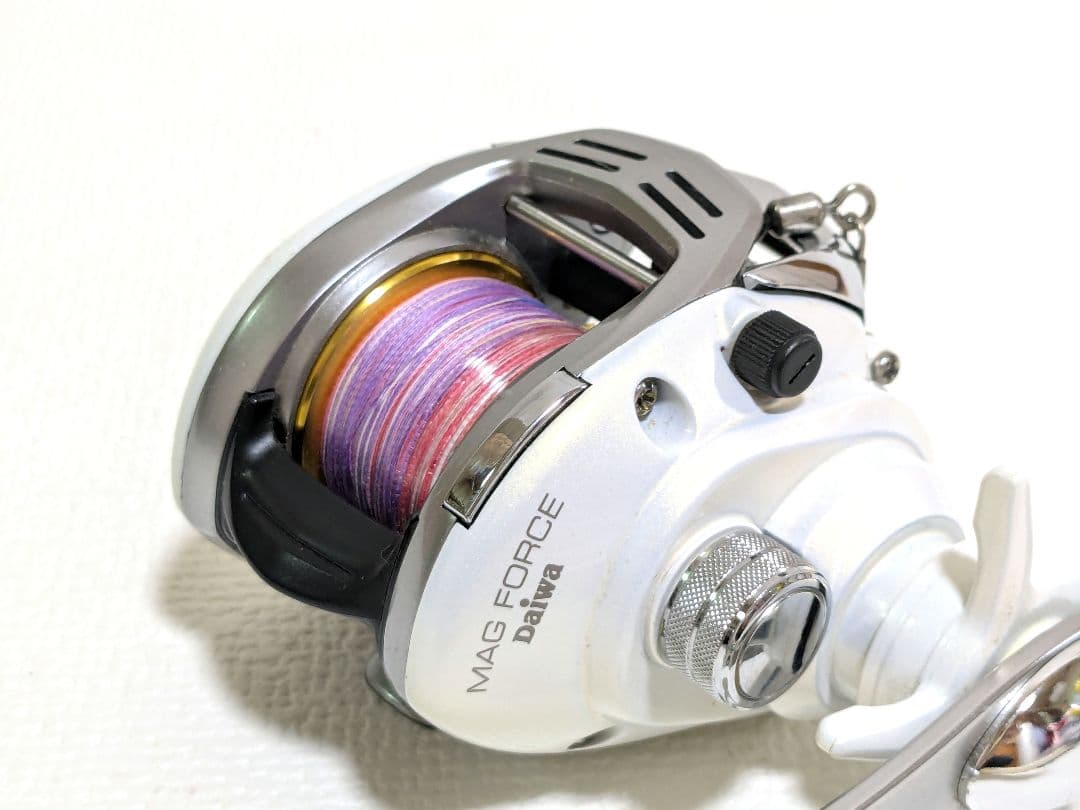 【美品】DAIWA MAG FORCESPORZA150R ベイトリール