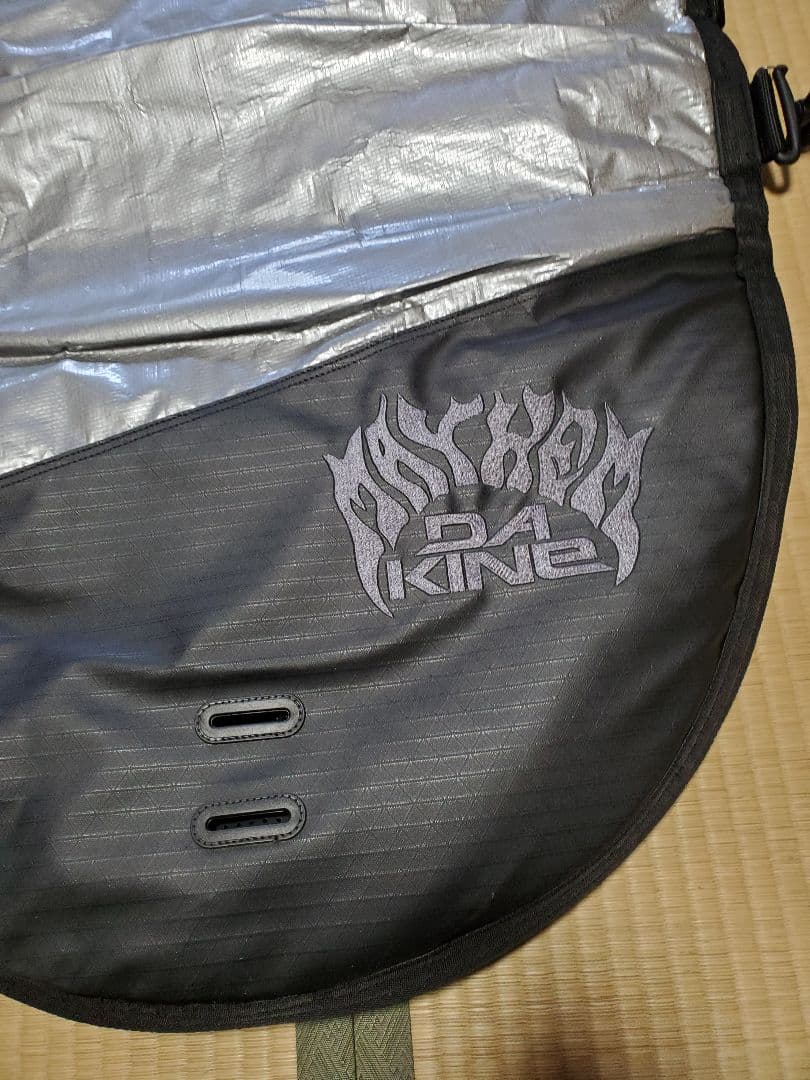 ダカイン MAYHEM　DAYLIGHT サーフボードケース DAKINE