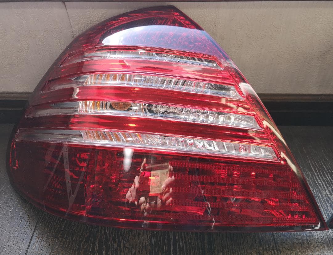 ベンツ　W211　Eクラスセダン　テールレンズASSY左右