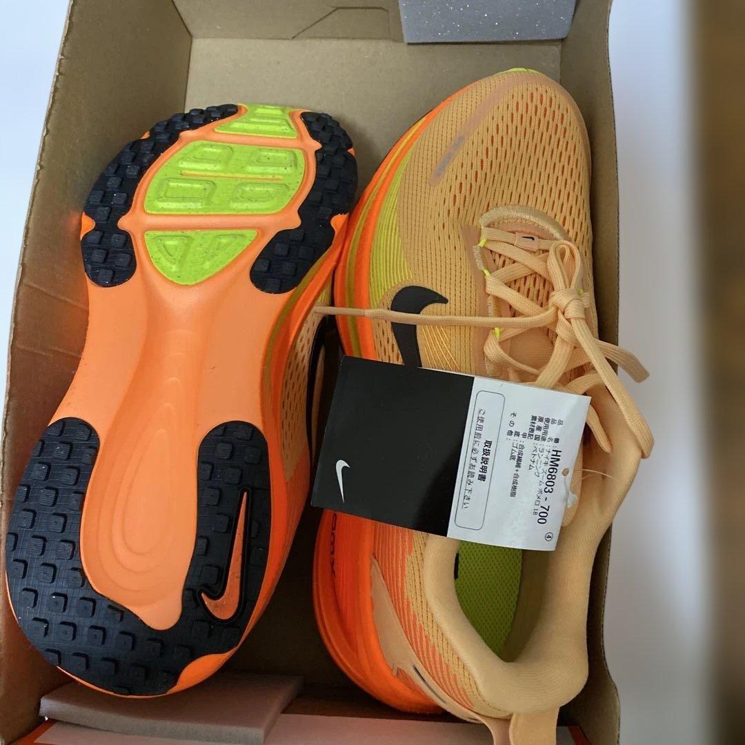 NIKE VOMERO18 25㎝