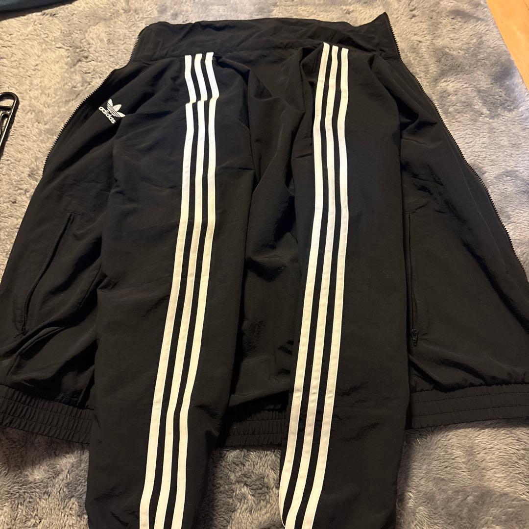 adidas 上下セットアップ ブラック Ｌサイズ　 3日間限定値下中❗️
