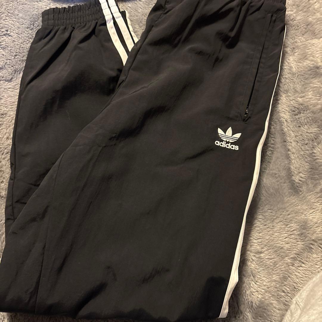 adidas 上下セットアップ ブラック Ｌサイズ　 3日間限定値下中❗️