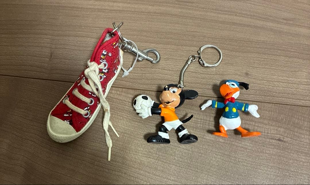 ディズニー　ミッキー　キーホルダー　靴　レトロ　ドナルド　ヴィンテージ