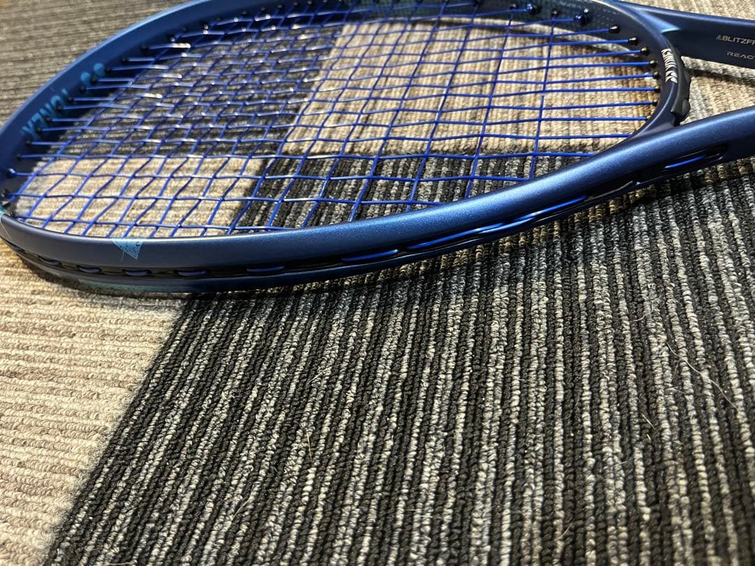 決算SALE中！ボルトレイジ5VSソフトテニス　ほぼ新品ヨネックス　人気UXL0