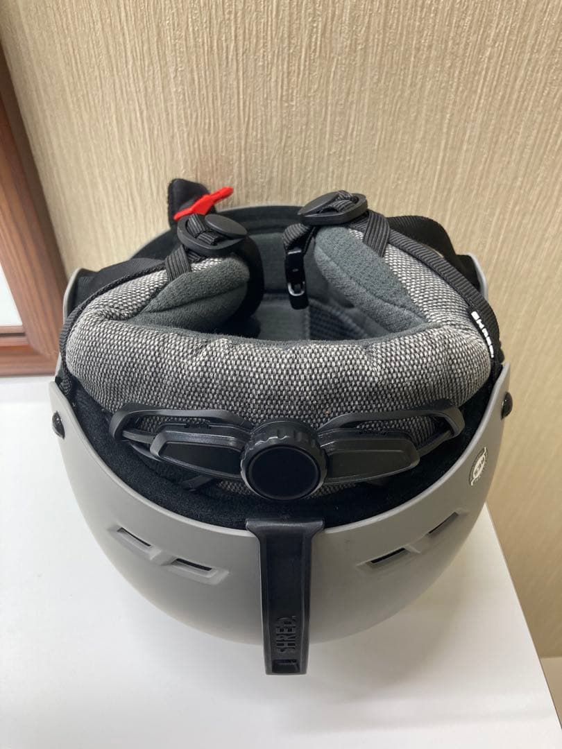 SHRED. スキースノーボードヘルメット
