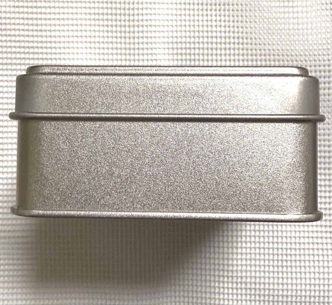 時光代理人 マルイコラボ メモ入り 缶ケース トキ ヒカル リン