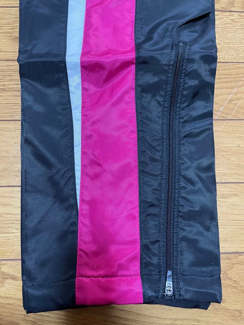 【新品タグ付き】asics ウィンドブレーカー ウォームアップウェアSサイズ