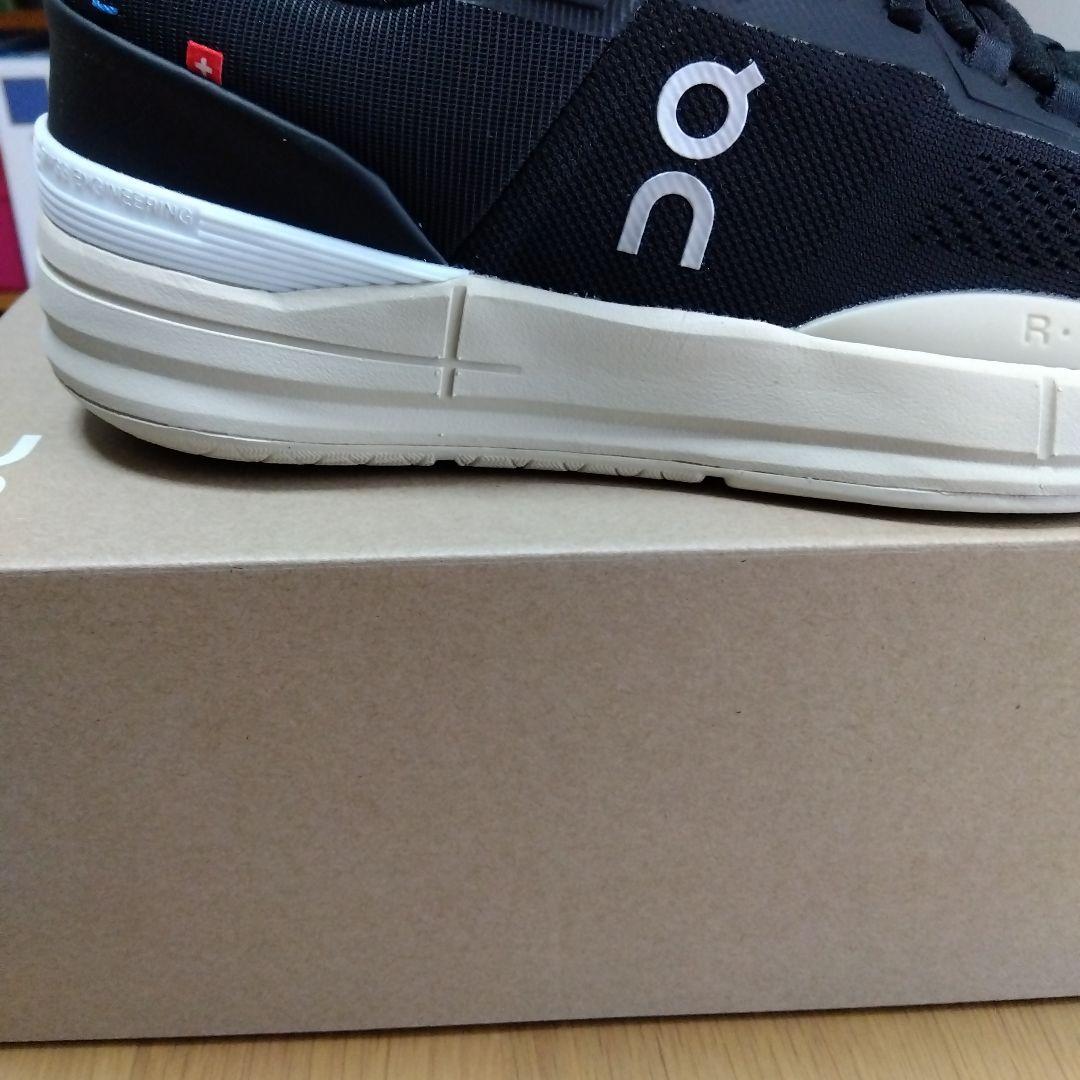 On THE ROGER Pro　27センチ新品