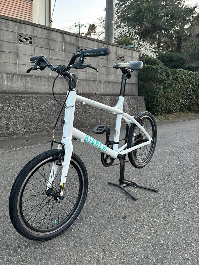 クロスバイクBianchi LECCO 2022