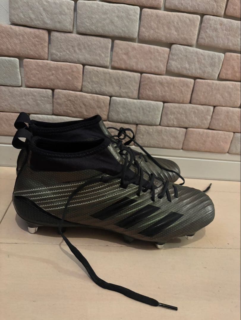adidasスパイク
