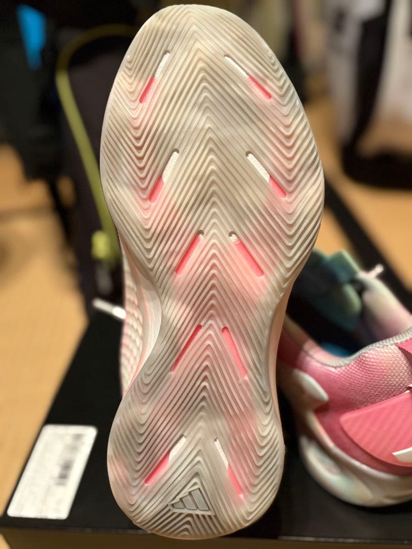 【再出品】adidas AE1 lowバスケットボールシューズ マルチカラー