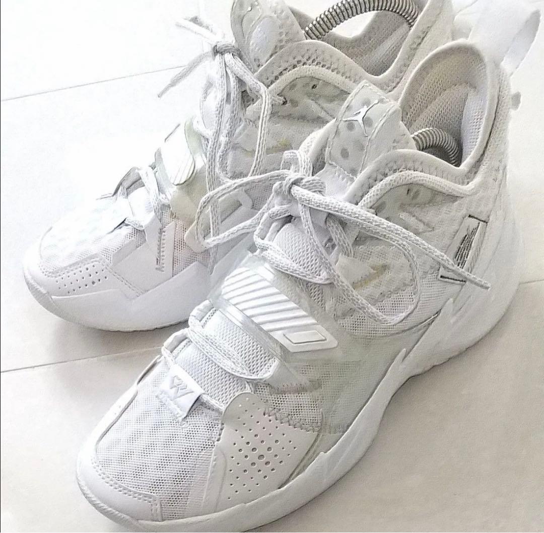 2月末まで　NIKE AIRジョーダン　　ホワイト ハイカット レア