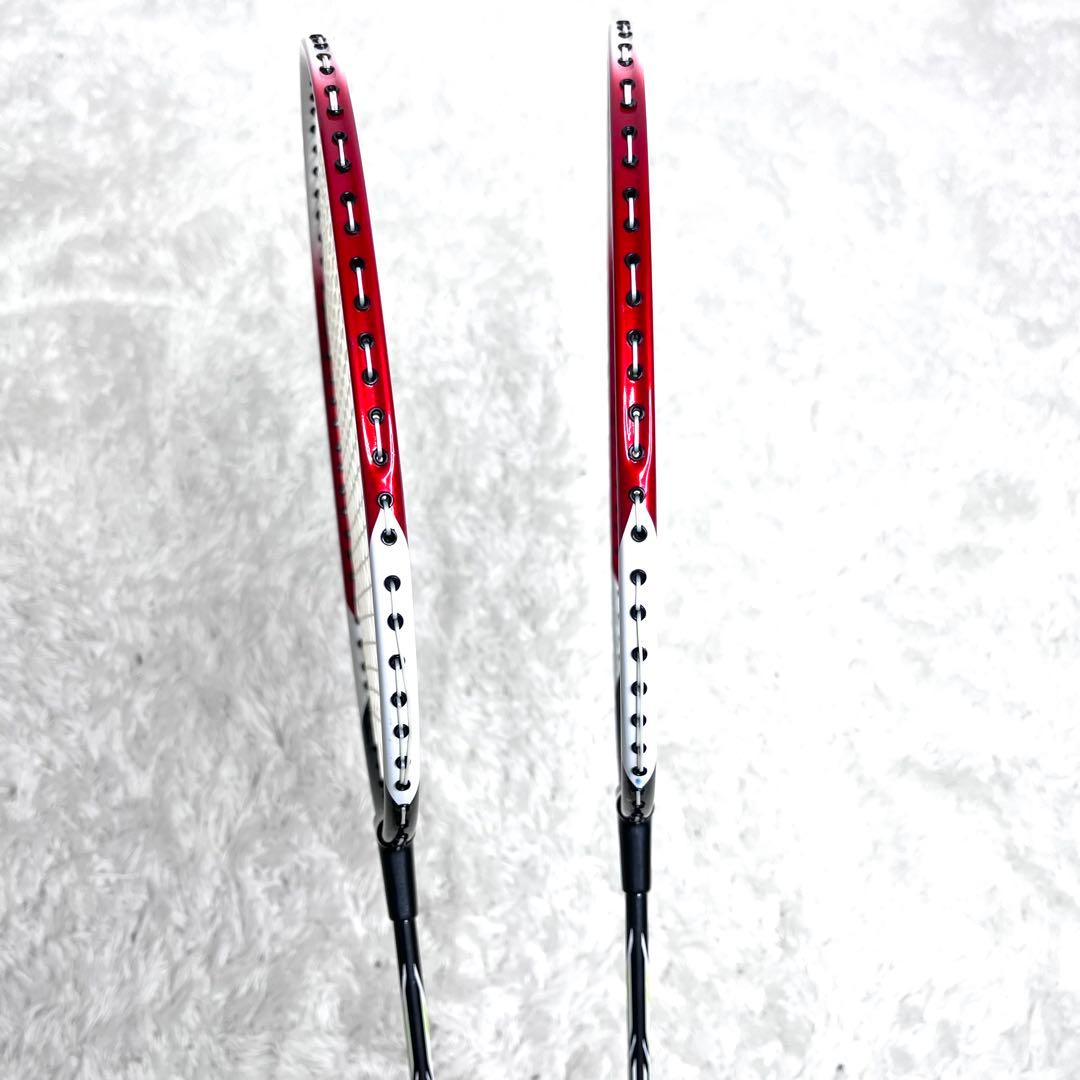 極美品　YONEX ヨネックス　バドミントン　ラケット B4000 2本セット