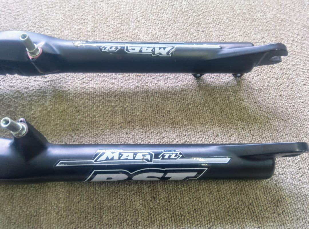 RST サスペンションフォーク 　 スレッド　26インチ