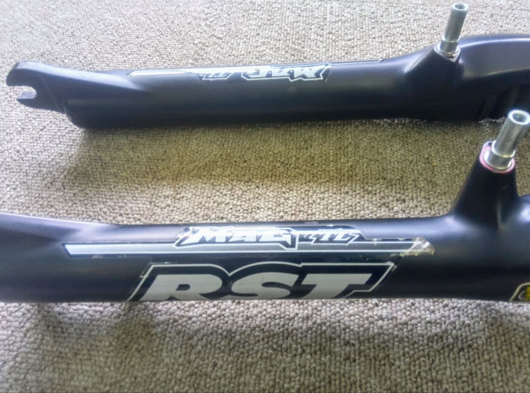 RST サスペンションフォーク 　 スレッド　26インチ