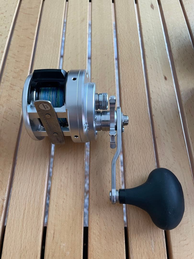 SHIMANO OCEA CALCUTTA 300HG リール