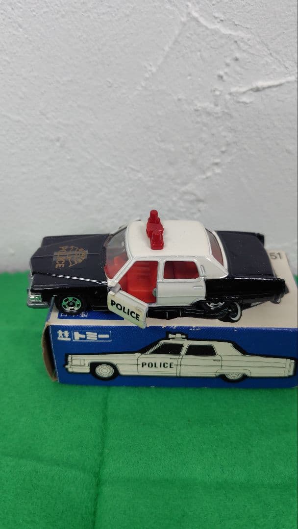 トミカ 外国車シリーズ F51 キャデラック ポリスカー（日本製・青箱付）