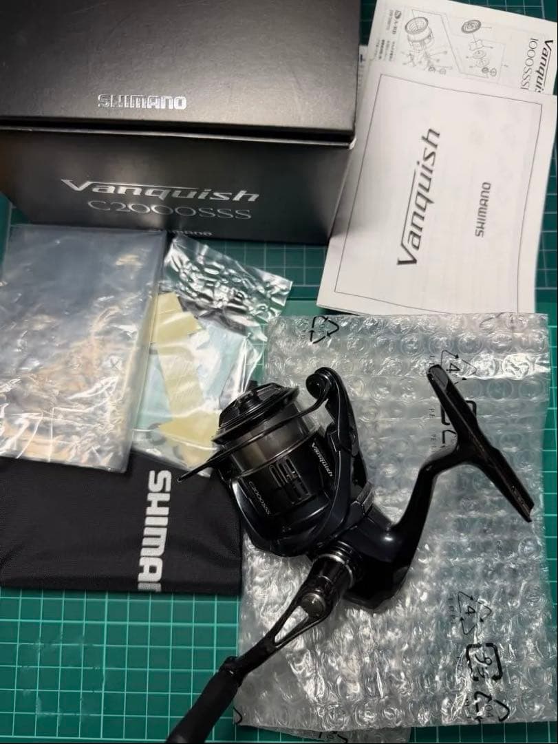 シマノ　19ヴァンキッシュ　c2000SSS エリアトラウト　スピニングリール