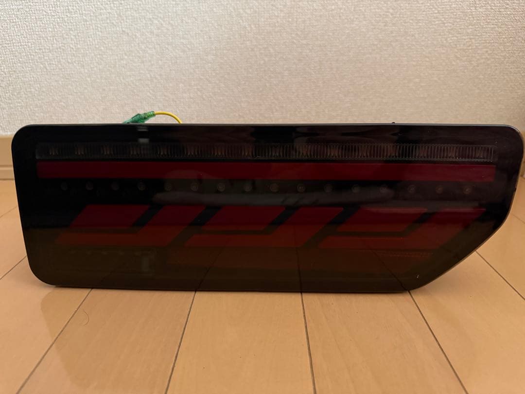 ジムニー　LEDテールランプ　スモークレッドバー