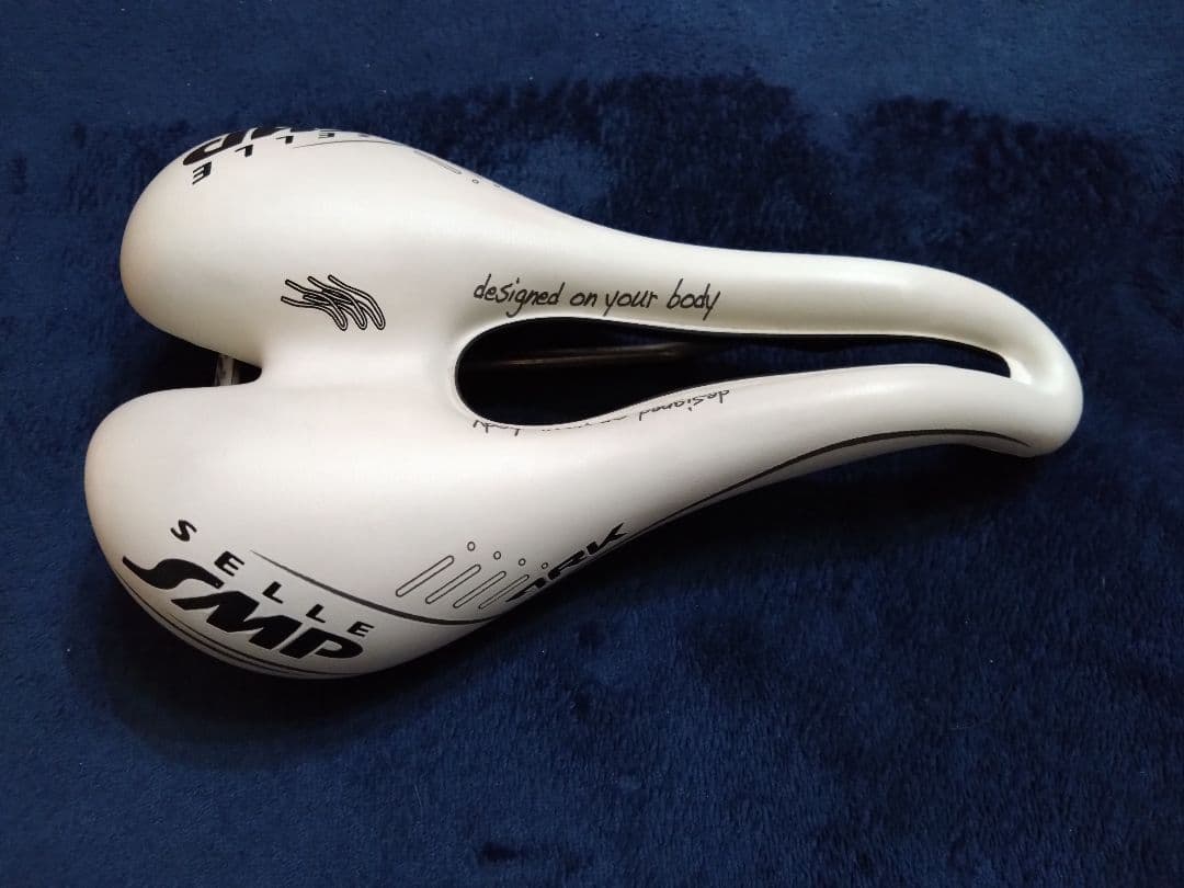 selle smp trk gel 　？　サドル　ホワイト　白