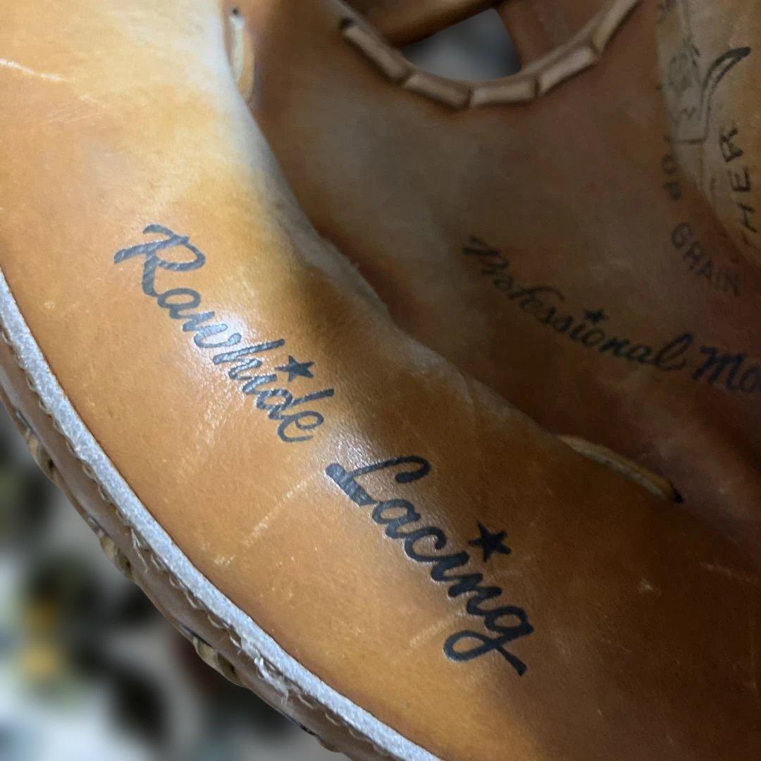 キャッチャーミット　SPALDING23-15 プロフェッショナルモデル　球付き
