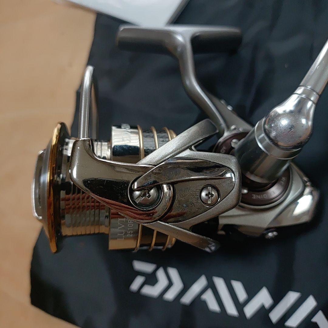 中古　DAIWA LUVIAS 2510PE-H スピニングリール　ルビアス