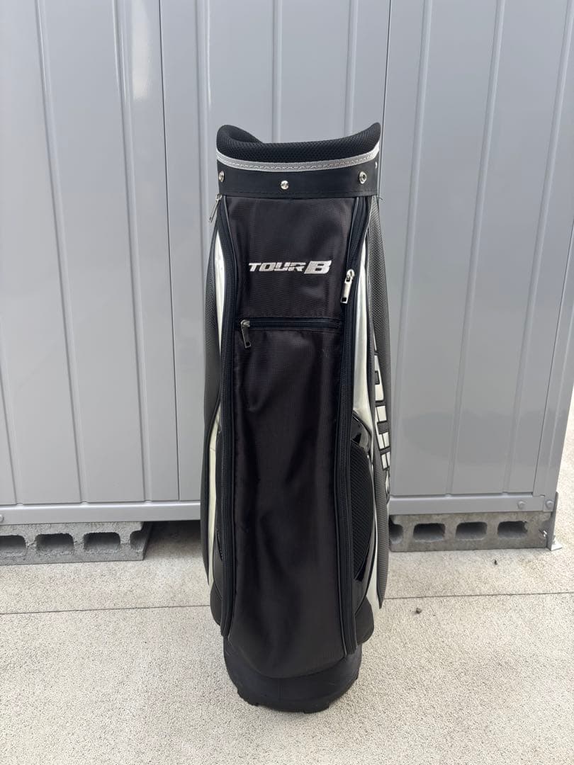 ブリヂストン、TOUR B キャディバッグ ブラック/シルバー、値下げしました！