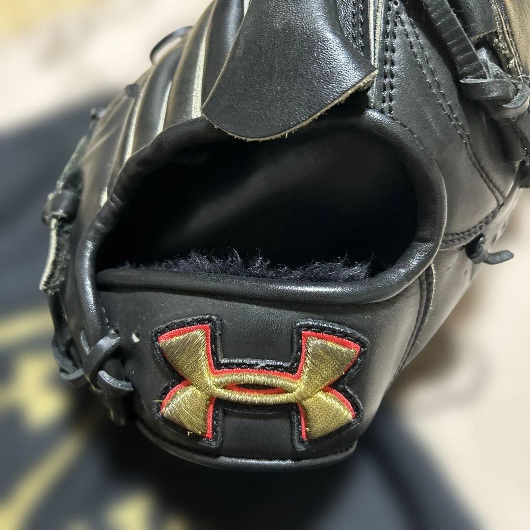 Under Armour 右投げ用　軟式グローブ 黒