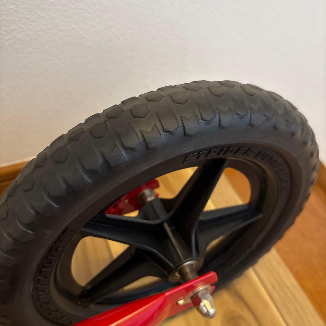 ストライダースポーツ　レッド　赤　12インチ日本正規品