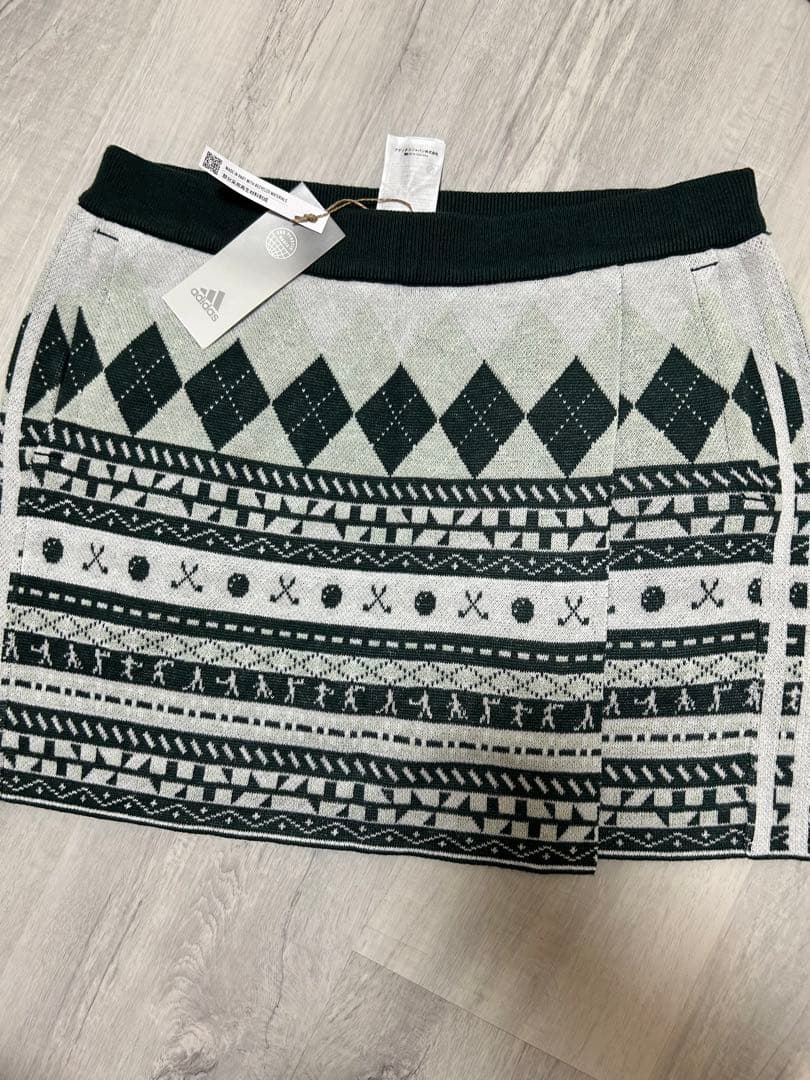 新品　Sサイズグリーン　ADIDAS GOLF ヒストリカルパターンセットアップ