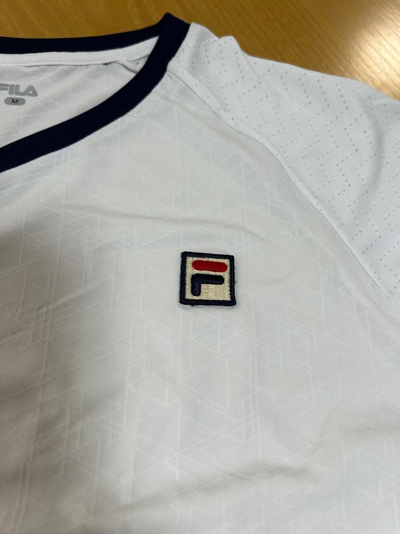 g*a様 FILA ホワイト Vネック スポーツウェアセット