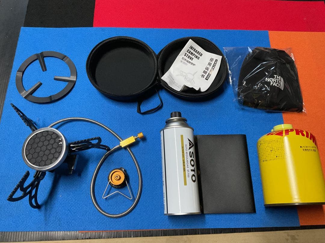 遠赤外線燃焼回転収納GASストーブ新品未使用・新品付属品多数付き