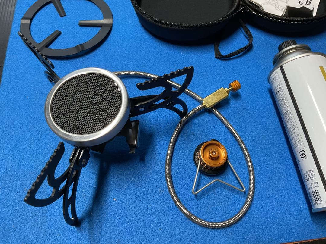 遠赤外線燃焼回転収納GASストーブ新品未使用・新品付属品多数付き