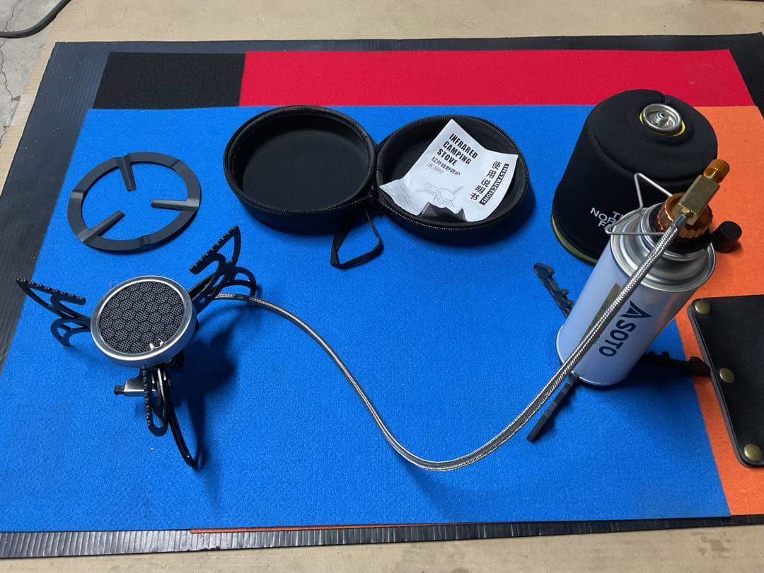 遠赤外線燃焼回転収納GASストーブ新品未使用・新品付属品多数付き