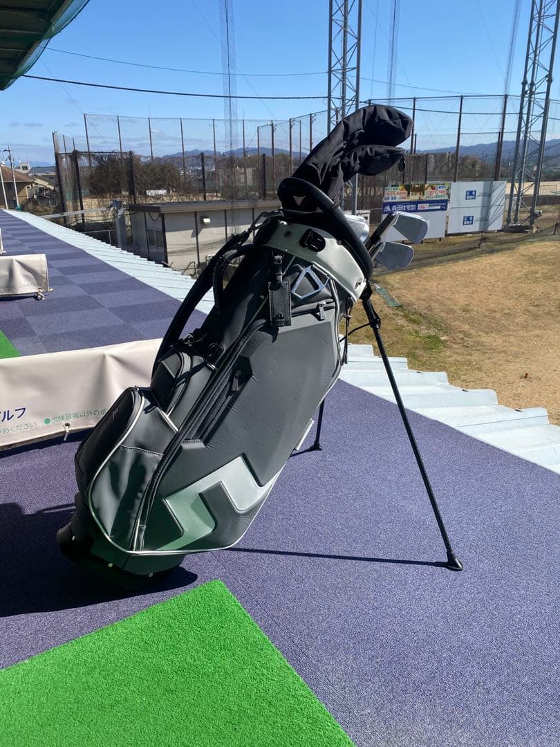 美品❗️ Ｊ.LINDEBERG キャディバッグ　スタンドバッグ　グレー