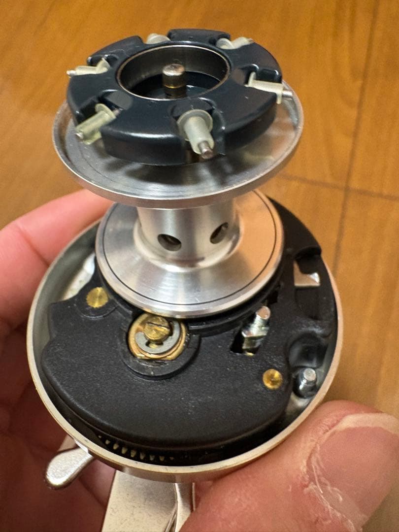 SHIMANO カルカッタ100シルバー