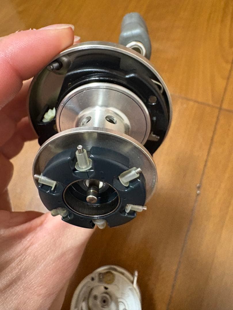 SHIMANO カルカッタ100シルバー