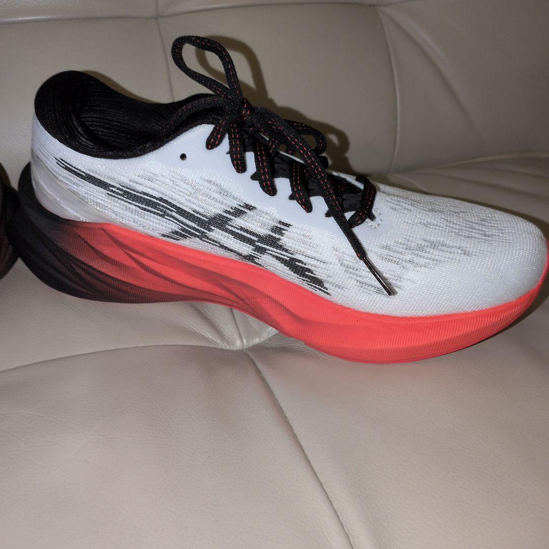 ASICS NOVABLAST 3 ホワイト/ブラック 25.0cm