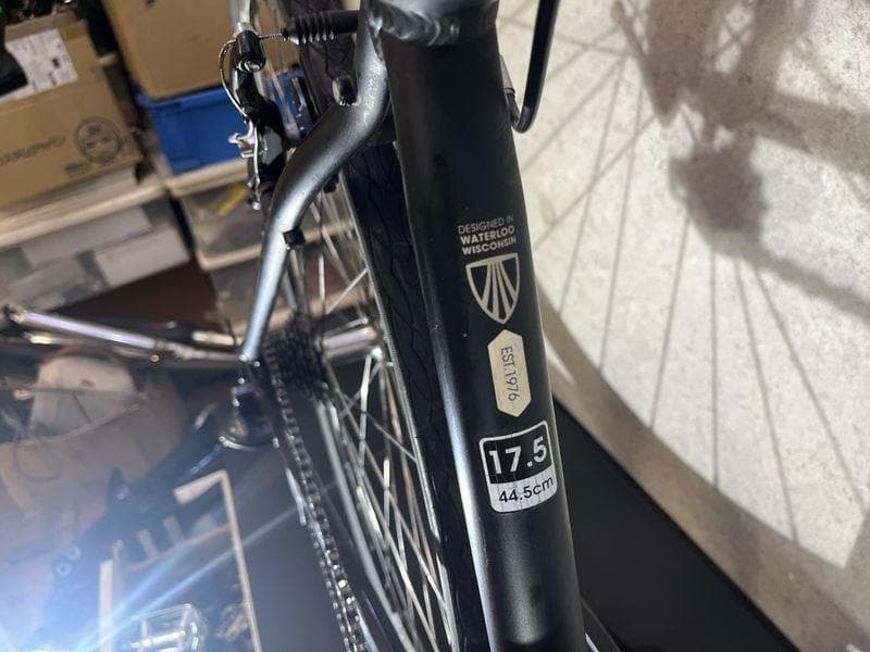 TREK FX 7.4 トレック　クロスバイク　ブラック