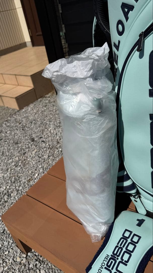 希少ドゥーカス キャディバッグ ソーダ カラー　ヘッドカバー付き