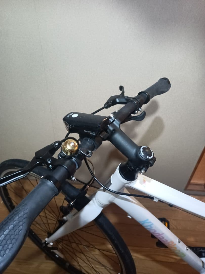 ほぼ新品 消耗部品は無いです。　サクラ　クロスバイク 400mm