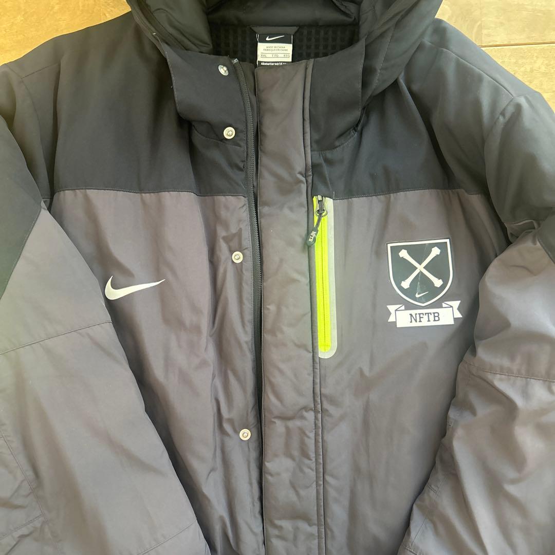 Nike NFTB ベンチコート フード付き